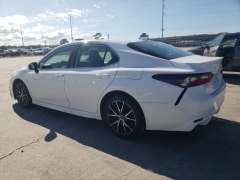 Toyota Camry SE 2022 5