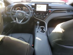 Toyota Camry XLE Hybrid 2024 6