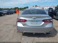 Toyota Camry SE 2024 4