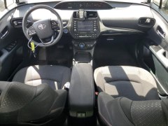 Toyota Prius LE 2021 7