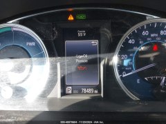 Toyota Camry LE Hybrid 2015 11