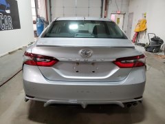Toyota Camry SE 2021 4