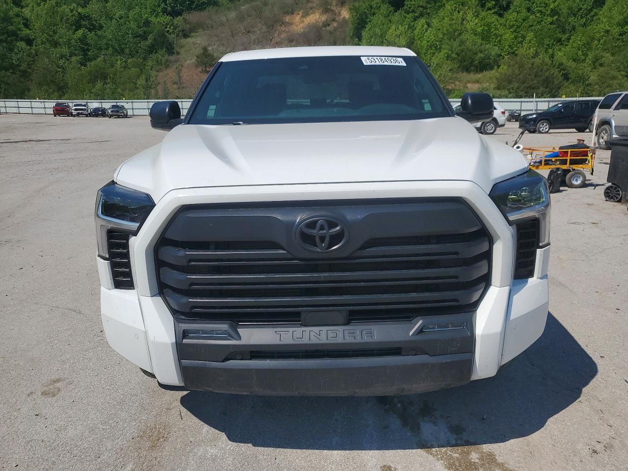 Toyota Tundra Sr5 2026 4