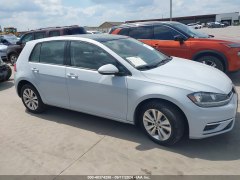 Volkswagen Golf SE 2021 3