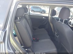 Volkswagen Tiguan S 2021 12
