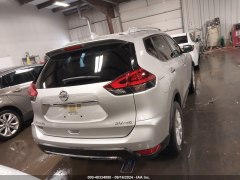 Nissan Rogue SV 2020 4