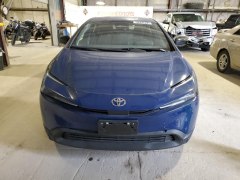 Toyota Prius LE 2024 1
