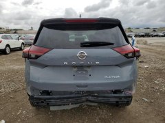 Nissan Rogue Platinum 2021 4