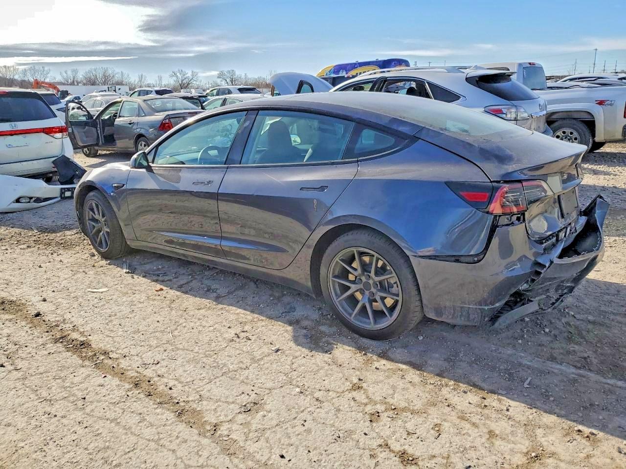 Tesla Model 3 2023 1