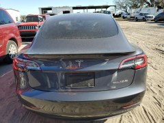 Tesla Model 3 Performance 2023 4