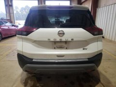 Nissan Rogue SV 2021 4