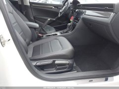 Volkswagen Passat SE 2020 7