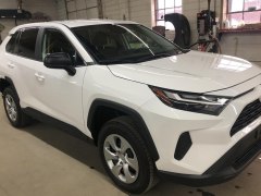 Toyota RAV4 LE 2023 1