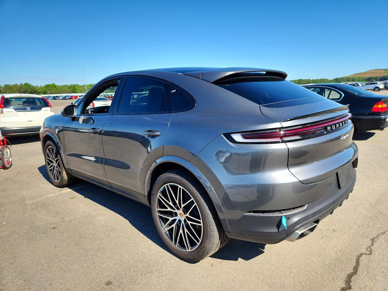 Porsche Cayenne Coupe 2025 1