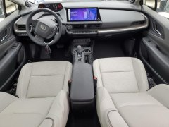 Toyota Prius Limited 2023 7
