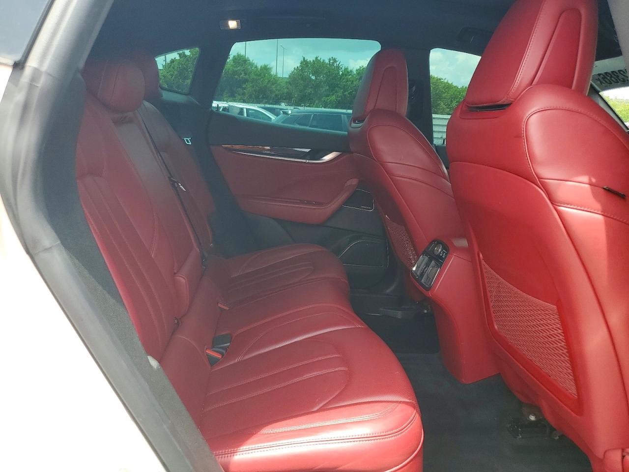 Maserati Levante S Sport 2018 10