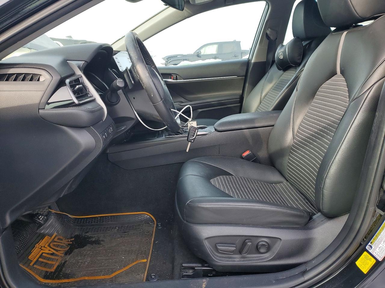 Toyota Camry SE 2022 6