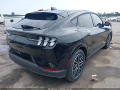 Ford Mustang Mach-E Premium 2025 4