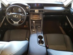 Lexus IS300 2020 8