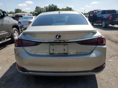 Lexus ES300h Luxury 2021 4
