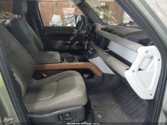 Land Rover Defender  P400 110 SE 2020 8