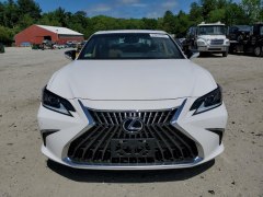 Lexus ES350 2022 1