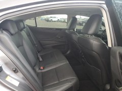Lexus ES350 2019 9