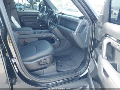 Land Rover Defender 110 X-Dynamic SE 2025 8