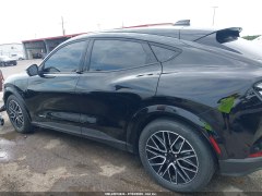 Ford Mustang Mach-E Premium 2025 7