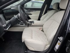 BMW 760i XDrive 2025 6