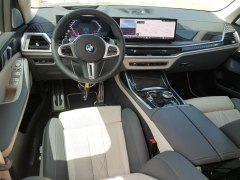 BMW X7 XDrive M60i 2025 7
