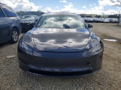 Tesla Model 3 2025 1