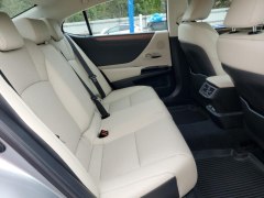 Lexus ES350 2024 9
