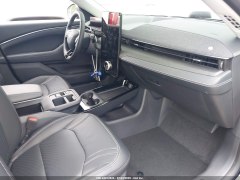 Ford Mustang Mach-E Premium 2025 8