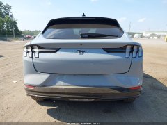 Ford Mustang Mach-E Premium 2024 4