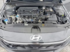 Hyundai Elantra Limited 2025 10