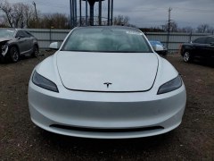Tesla Model 3 2025 1