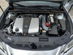 Lexus ES350 2024 10