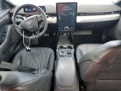 Ford Mustang Mach-E 2022 8