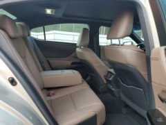 Lexus ES350 2022 9