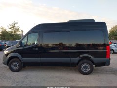 Mercedes-Benz Sprintert 2500 Standard Roof Passenger 2023 7