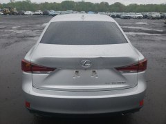 Lexus IS300 AWD 2019 4