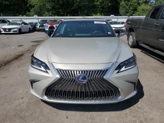 Lexus ES300h Luxury 2021 1